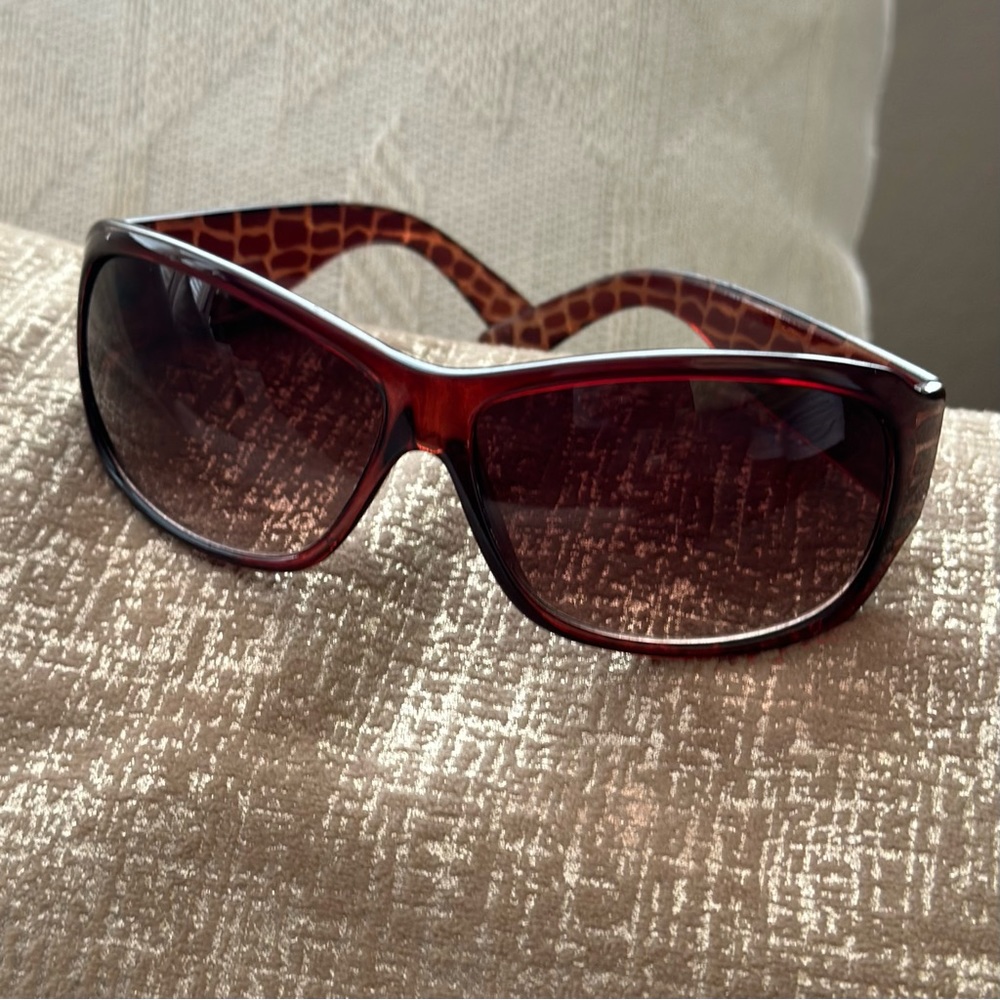 Kenneth Cole Reaction Women’s Sunglasses - Picture 4 of 13